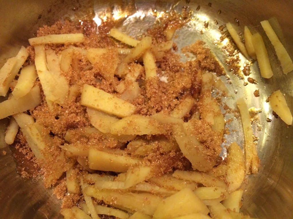 Sliced and slivered ginger with organic raw brown sugar.